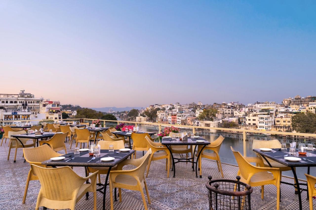 Sarovar - Lake Facing Boutique Hotel On Lake Pichola Удайпур Екстериор снимка