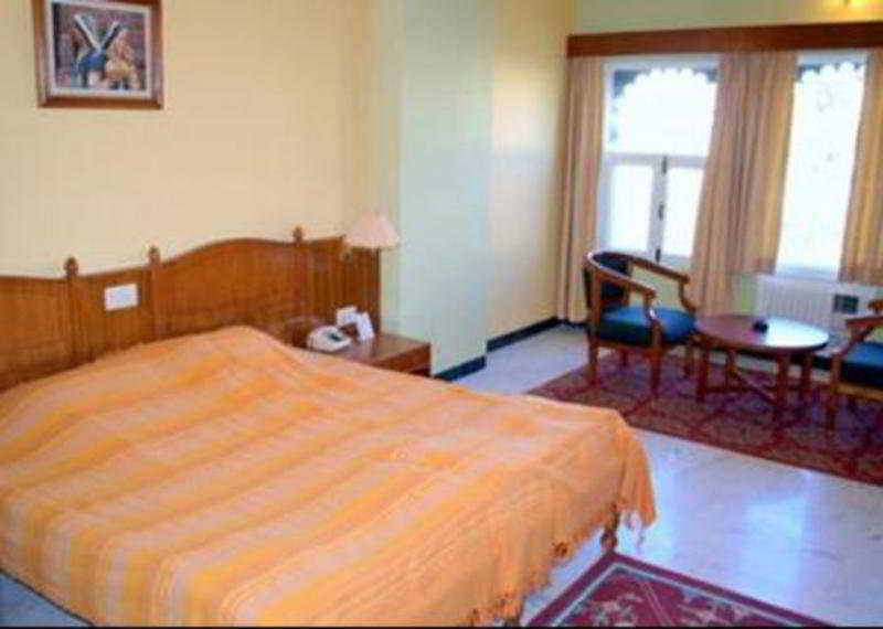 Sarovar - Lake Facing Boutique Hotel On Lake Pichola Удайпур Екстериор снимка