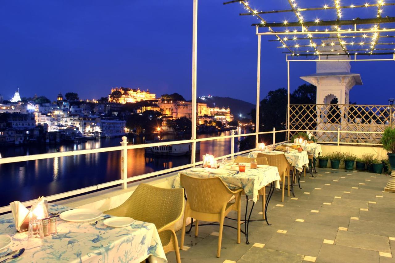 Sarovar - Lake Facing Boutique Hotel On Lake Pichola Удайпур Екстериор снимка