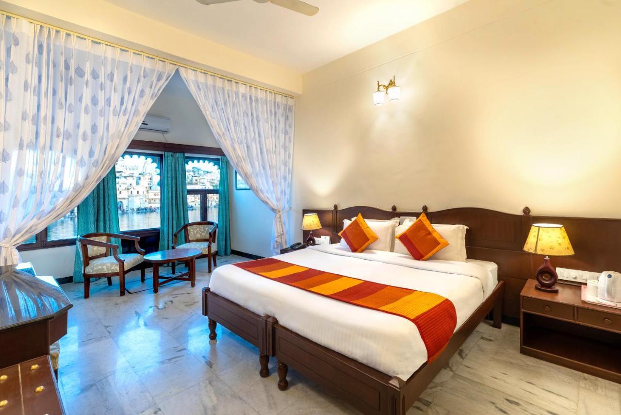 Sarovar - Lake Facing Boutique Hotel On Lake Pichola Удайпур Екстериор снимка