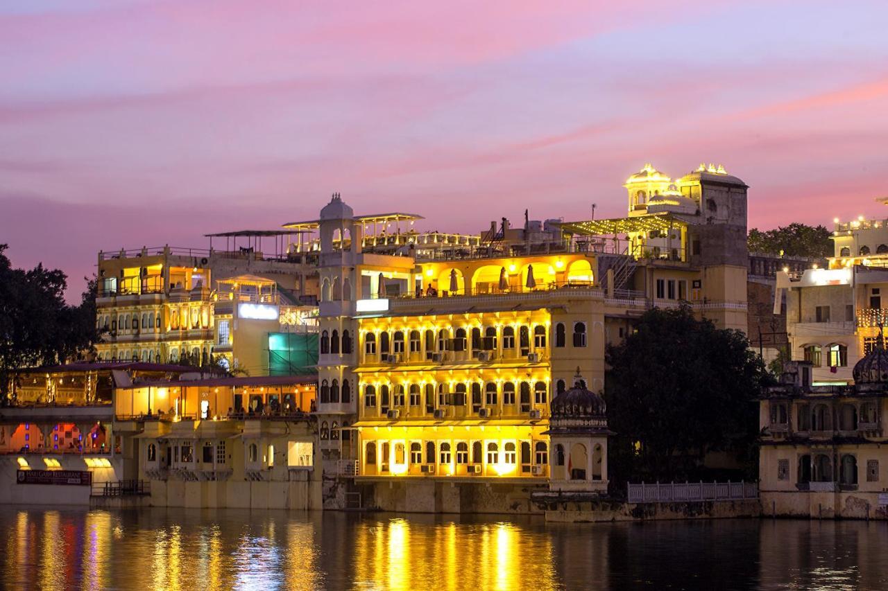 Sarovar - Lake Facing Boutique Hotel On Lake Pichola Удайпур Екстериор снимка