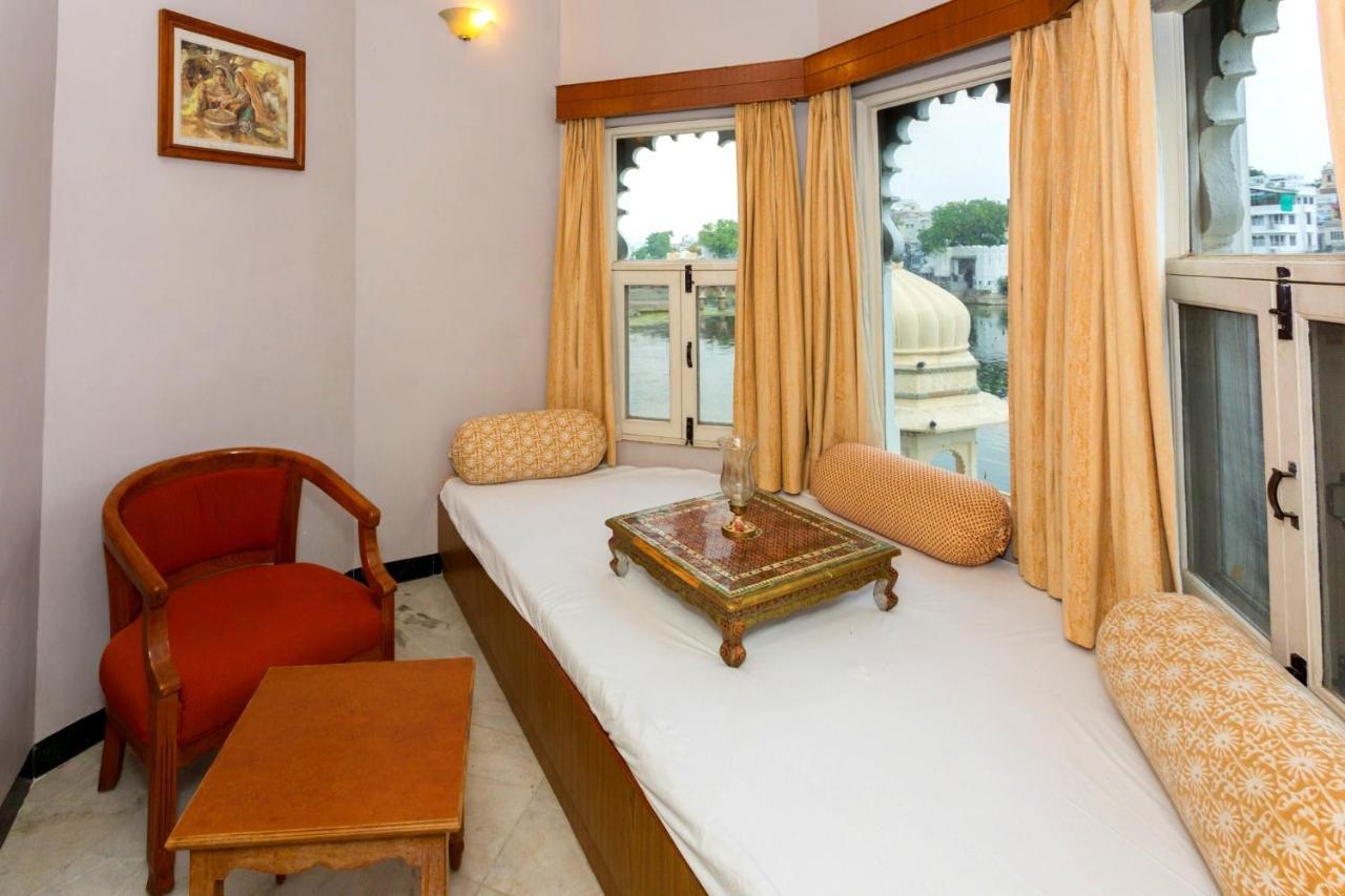 Sarovar - Lake Facing Boutique Hotel On Lake Pichola Удайпур Екстериор снимка