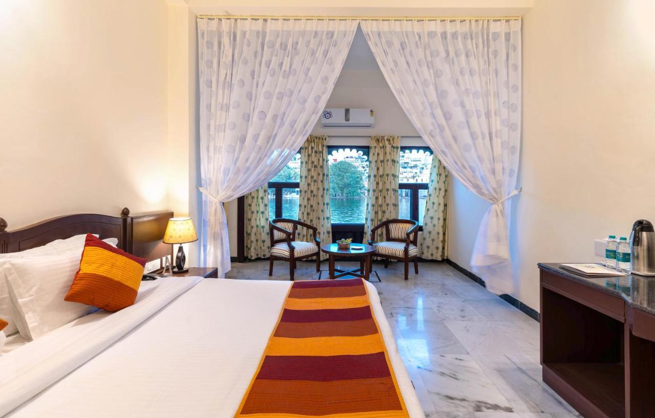 Sarovar - Lake Facing Boutique Hotel On Lake Pichola Удайпур Екстериор снимка
