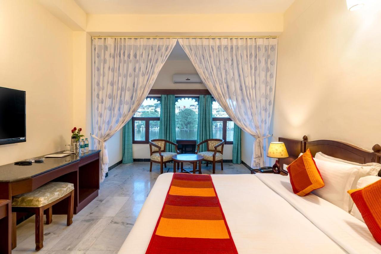 Sarovar - Lake Facing Boutique Hotel On Lake Pichola Удайпур Екстериор снимка