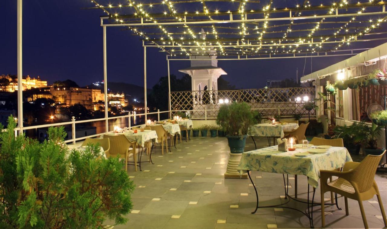Sarovar - Lake Facing Boutique Hotel On Lake Pichola Удайпур Екстериор снимка